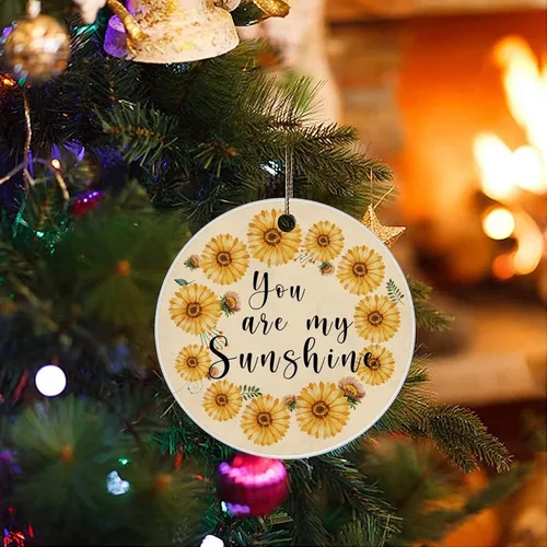 Vista 3 de Adorno de Navidad de cerámica impreso en dos caras con texto en inglés "You are My Sunshine", novedad para familiares, amigos y niños, colgantes