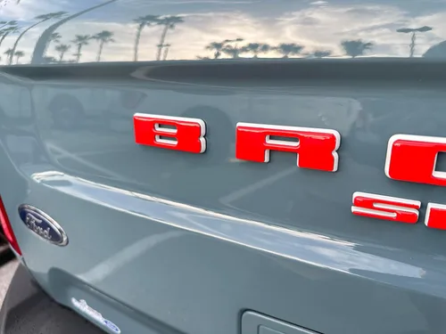 Vista 3 de Superposiciones de letras para portón elevador trasero, compatibles con Bronco Sport 2021-2026