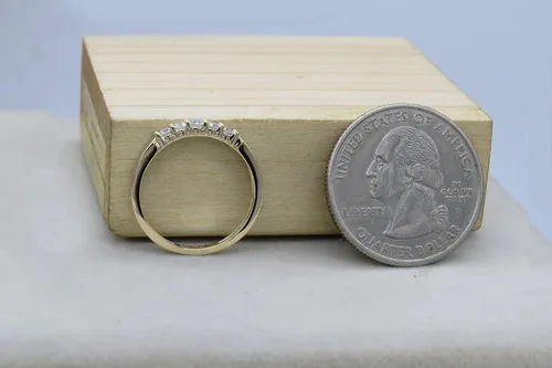 Vista 165 de Dazzlingrock Collection Anillo de boda redondo de 5 piedras preciosas o diamantes para mujer en oro macizo de 10 K/14 K/18 K