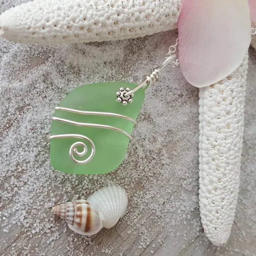 Vista 3 de Handmade in Hawaii, wire wrapped peridot green sea glass necklace,"August Birthstone", (Hawaii Gift Wrapped, Customizable Gift Message)