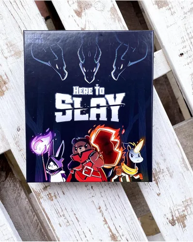Vista 2 de Unstable Games Juego de Cartas Here to Slay - Juego de Estrategia de Aventura y Fantasía para 2-6 Jugadores, Edades de 10 Años en Adelante - Juego