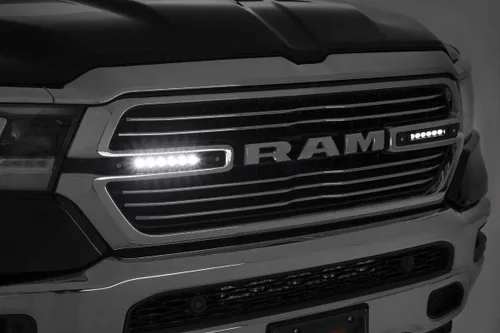 Vista 3 de Rough Country Kit de parrilla LED de 6" serie negra dual para 19-24 Ram 1500-70783