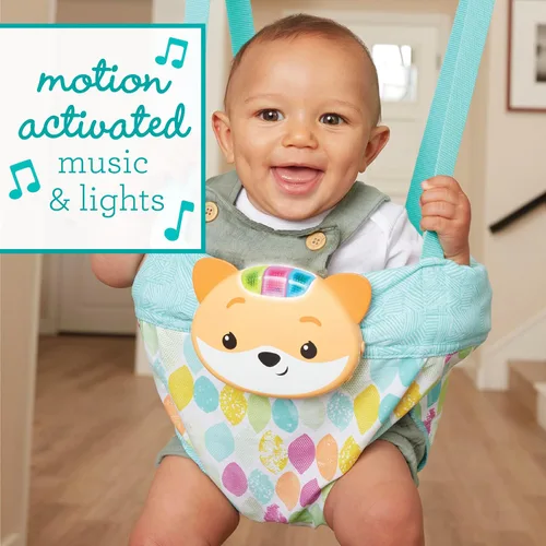Vista 2 de Infantino Saltador de puerta 2 en 1 con música y luces - Saltador de actividad estimulante con sonidos activados por movimiento para bebés, Zorro