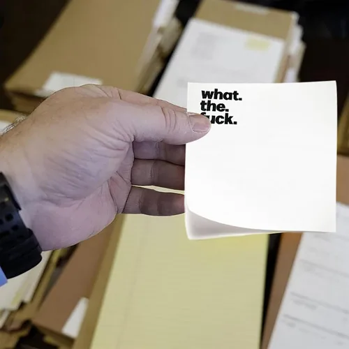 Vista 4 de Notas adhesivas de regalo divertidas, súper pegajosas y desgarrables para follar esto y fuck off, suministros de oficina descarados (3 piezas)