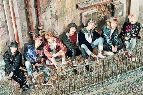 Vista 4 de YOU NEVER WALK ALONE [ RIGHT Ver. ] BTS WINGS ALBUM CD + Photobook + Photocard + FREE GIFT