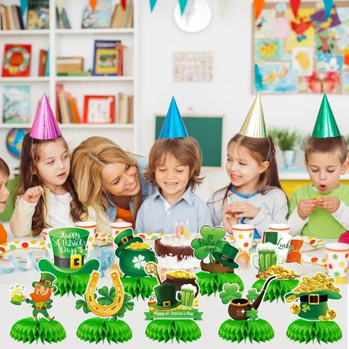 Vista 5 de 9 piezas de decoraciones de panal del día de San Patricio, centros de mesa de temática irlandesa surtidos con duendes, ollas de oro, tréboles