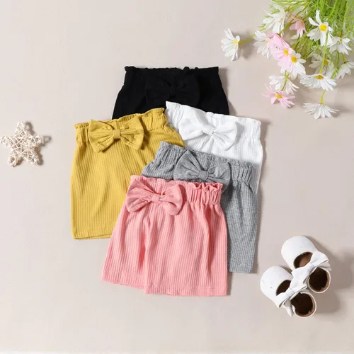 Vista 2 de Pantalones cortos unisex para bebé, con volantes, de algodón, 5 unidades, en gris, blanco, negro, amarillo y rosa