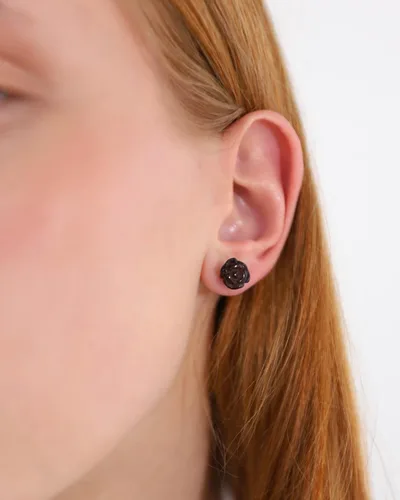Vista 5 de Aretes de plata de ley con rosa de ámbar báltico auténtico, hechos a mano con ámbar báltico auténtico Cereza