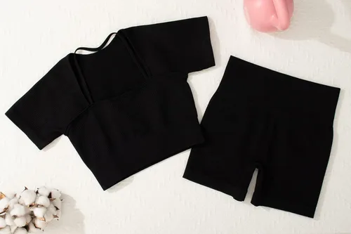 Vista 6 de Meyeeka Conjuntos de entrenamiento para mujer con tirantes halter, brasier deportivo de cintura alta, pantalones cortos de yoga, 2 piezas, sin