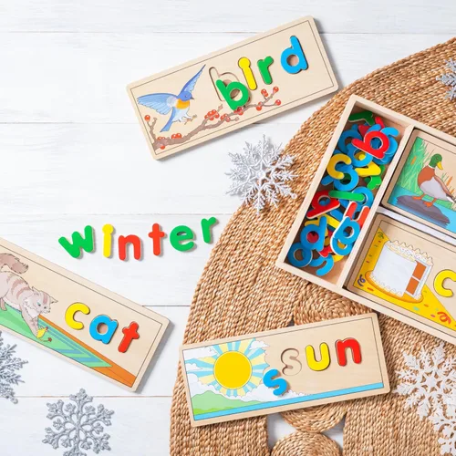 Vista 9 de Melissa & Doug See & Spell - Juguete educativo de madera, Versión estándar