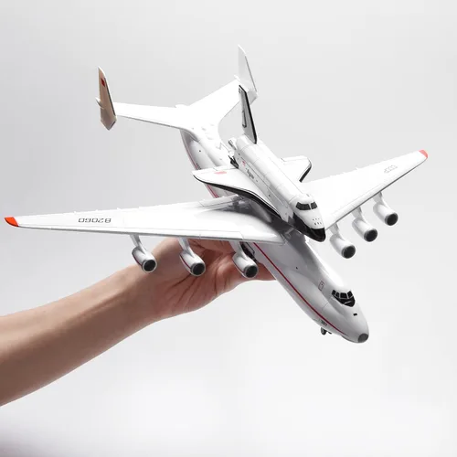 Vista 5 de Escala 1:200 An-225 ANTONOV que lleva con espacialeshuttle BURAN Resina Aviones Modelo Diecast para Colección