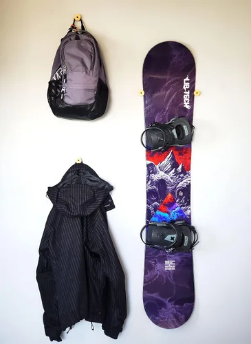 Vista 3 de Grassracks Nubbins - Soporte de pared de bambú para esquí y snowboard - Soporte de esquí y snowboard