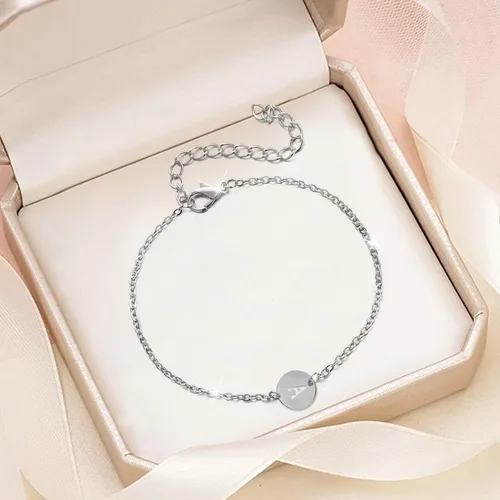 Vista 2 de Cadenas de eslabones de pulsera, pulsera personalizada con inicial de acero inoxidable chapada en plata, joyería delicada con dije de moneda