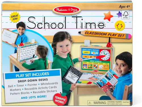 Vista 3 de ¡Melissa & Doug, hora de clases! Juego de aula de clases, puedes ser profesor o estudiante.