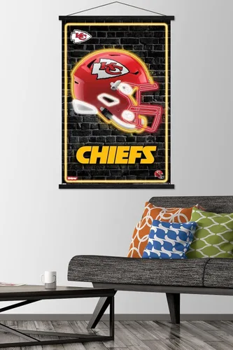 Vista 2 de Trends International NFL Kansas City Chiefs - Póster de pared con casco neón 23 con marco magnético