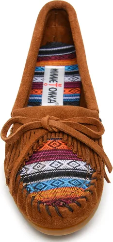 Vista 3 de Mocasín Minnetonka Kilty de gamuza para mujer