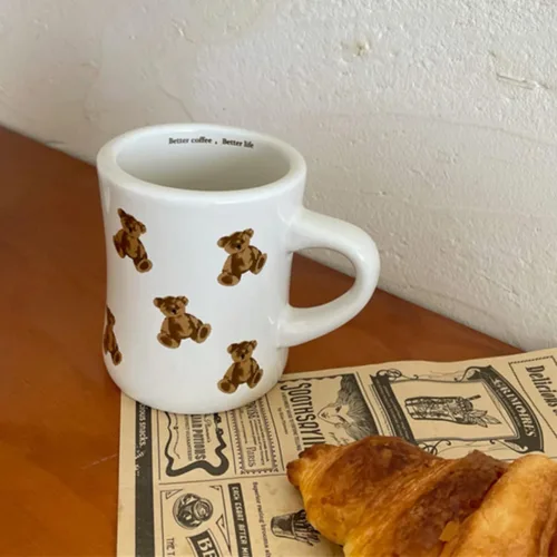 Vista 3 de Tazas de Café de Cerámica para Mujeres y Niñas, Tazas de Oso de Dibujos Animados en Crema Blanca, Taza de Agua 350ML/12OZ. Linda Taza de Café
