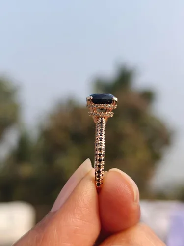 Vista 3 de SilverDia - Anillo de compromiso de 2 quilates con diamantes de ónix negro con doble halo oculto, anillo de compromiso delicado de media eternidad