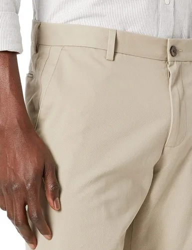 Vista 3 de Tienda Essentials Men's Classic-Fit Wrinkle-Resistant Flat-Front Chino Pant (Available in Big & Tall)