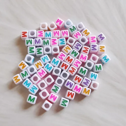 Vista 5 de Xeahung 200 cuentas de letras acrílicas cuadradas multicolor para hacer joyas, llaveros de bricolaje, collares, pulseras, decoraciones