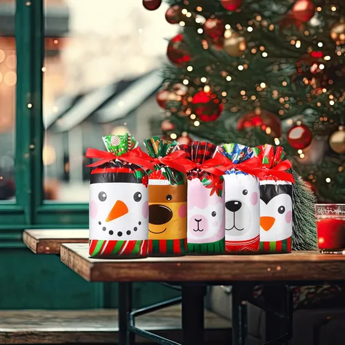 Vista 5 de Funrous 50 bolsas de dulces de Navidad a granel, bolsas de plástico con cordón de regalo, alce, muñeco de nieve, pingüino, bolsas de regalos