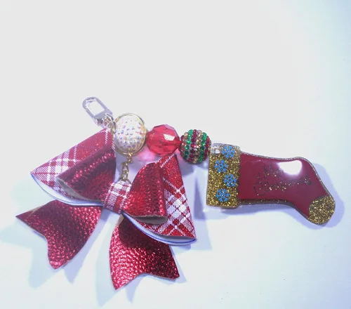 Vista 7 de Merry Christmas Stocking with Bow and Bubblegum Beads Keychain. Colors Can Be Changed, round key ring and lobster claw