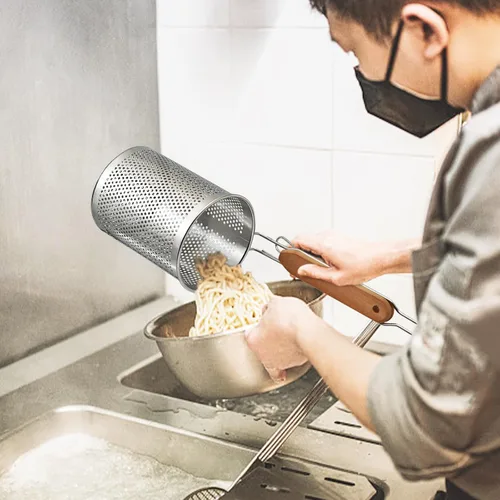 Vista 5 de Colador de Pasta de Acero Inoxidable, 2 piezas Colador de Fideos y Dumplings de Alimentos Microperforado con Mango de Madera, Cestas para Colar