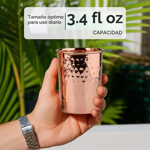 Vista 6 de Juego de 2 botellas de agua de cobre con vasos, botellas de cobre puro con acabado martillado de 34 onzas con vasos para beber, recipiente a prueba