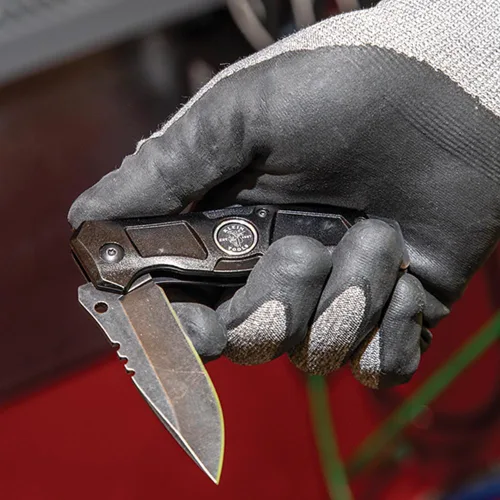 Vista 4 de KLEIN TOOLS Electrician's Pocket Knife, EDC Folding Knife with Stainless Steel Blade For Cable And Line Work, Deep-carry Pocket Clip and Lanyard Hole