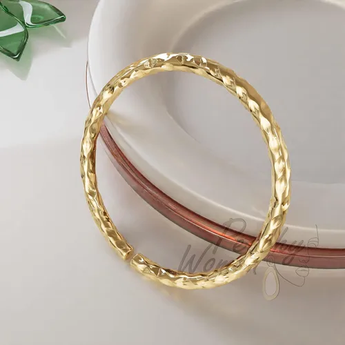 Vista 17 de Anillos de hélice de oro martillado 20G + ópalos + liso