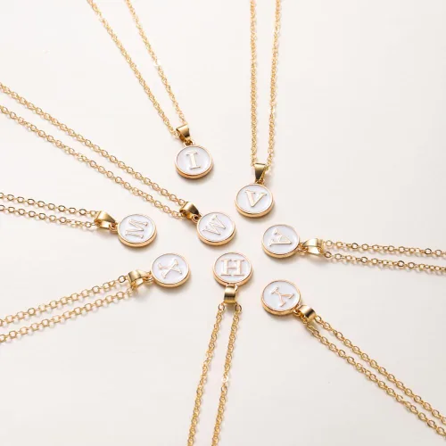 Vista 6 de Uhelper Caja organizadora de joyas, organizador de joyas, estuche de joyería de viaje, collares con iniciales doradas para mujeres y niñas