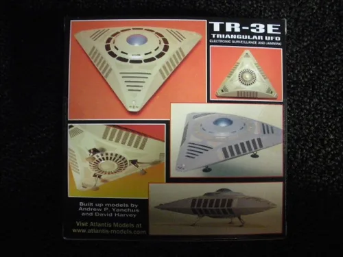 Vista 2 de Triangular Anti Gravedad UFO TR-3E Atlantis Model Company