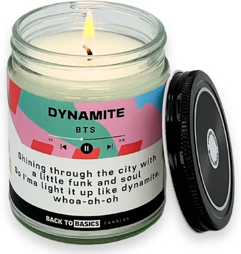 Vista 15 de Velas Back to Basics Todo lo que quiero para Navidad - Vela perfumada de 9oz de cera de soya con aroma a árbol de Navidad para decoración