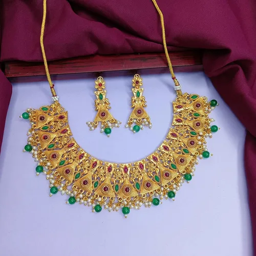 Vista 2 de Efulgenz Indian Wedding Jewelry for Women Antique Gold Tone Pink Choker Necklace Set Faux Pearl Drop Dangle Earrings Faux Kundan Bridal Set Indian
