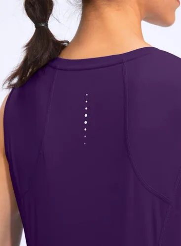 Vista 4 de YYV Camisetas de tirantes de entrenamiento para mujeres, ligeras, camisetas sin mangas para mujeres, tops de corte holgado para atletismo, correr