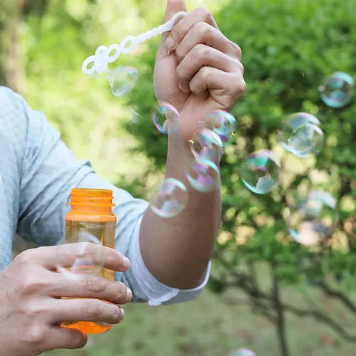 Vista 27 de Paquete de 12 botellas de burbujas grandes, solución de burbujas de 4 onzas, juguete novedoso de verano, recuerdo de fiesta de actividades, juego