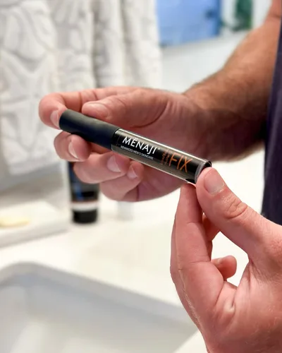Vista 5 de MËNAJI The Fix Gel para barba y cejas para hombre, gel de sujeción y fijación con cepillo en espiral, duradero y duradero, mantiene el vello facial