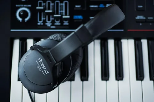 Vista 3 de Roland RH-5 Auriculares para monitor con orejeras, cerradas y de alta calidad para la reproducción de música diaria y reproducción de audio