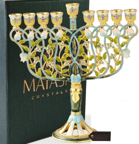 Vista 10 de Candelabro Menorá de Esmalte Pintado a Mano con Diseño de Palomas y Flores