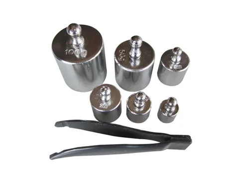 Vista 2 de Juego de báscula de calibración de acero cromado con pinzas para balanza digital, báscula de precisión de 0.18 oz, 0.35 oz, 0.71 oz, 1.76 oz, 3.53