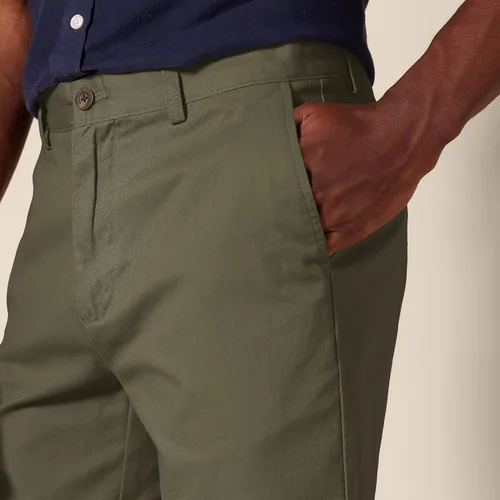 Vista 4 de Tienda Essentials - Pantalón corto ajustado para hombre, 7 pulgadas, Verde Oliva, 38