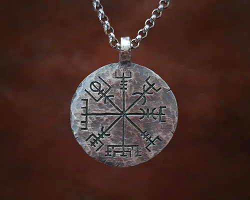 Vista 6 de Baldur Jewelry - Collar de brújula vikinga de plata de ley 925 con colgante Vegvisir Collar de joyería nórdica martillado a mano - Regalos vikingos
