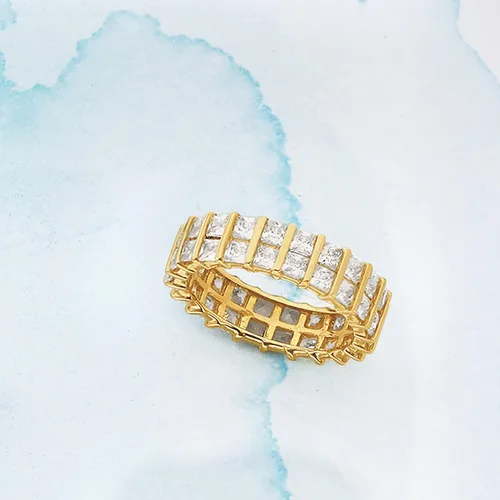 Vista 5 de Ross-Simons Anillo de eternidad con circonita cúbica de 4,00 qt en oro amarillo de 14 quilates