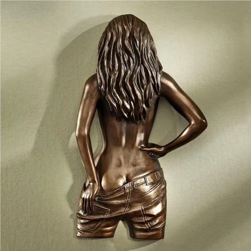 Vista 2 de Design Toscano Escultura de pared Suzanne