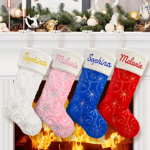 Vista 14 de 1 paquete de medias de Navidad personalizadas con nombres, 22 pulgadas, bordado personalizado, de piel sintética, negro y azul, con copos de nieve
