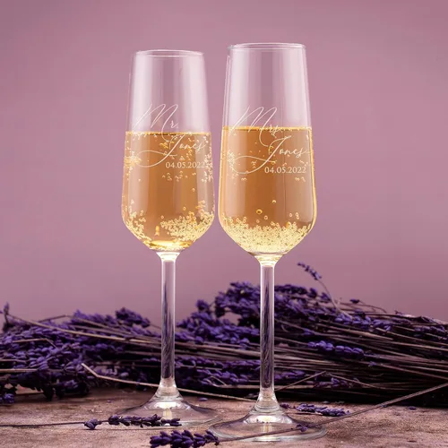 Vista 6 de Copas de champán personalizadas para bodas para novia y novio - Juego de 2, 7 oz, 2 diseños - Copas de champán Mr and Mrs para compromiso con tu