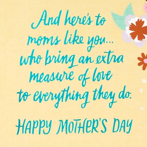 Vista 3 de Hallmark Tarjeta del día de la madre (Here's To Moms) para hermana, tía, suegra, amiga