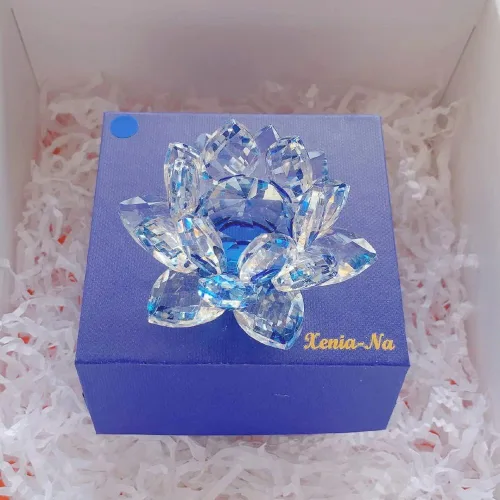 Vista 3 de Loto de cristal transparente, flor de cristal brillante con caja de regalo, reflejo de tono, purpurina, paz, pureza, buena fortuna, sabiduría