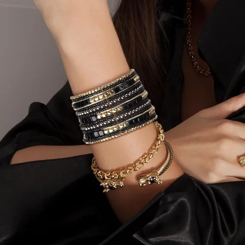 Vista 2 de SPUNKYsoul Boho Cuff Bracelets, Women Adjustable Stackable Beaded Accessory Cubo negro y dorado "Blake