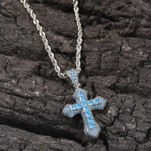 Vista 2 de Collar de cruz para hombres y mujeres, colgante chapado en oro blanco con circonita cúbica, joyería de crucifijo de 22 pulgadas + cadena de cuerda